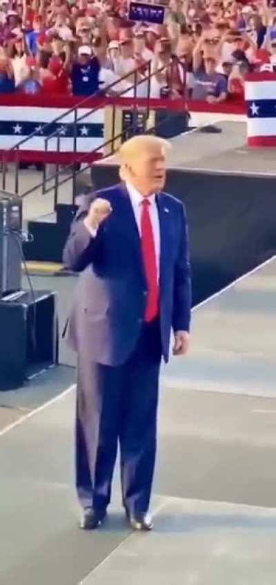 Donald Trap se infecto de bebesita-19