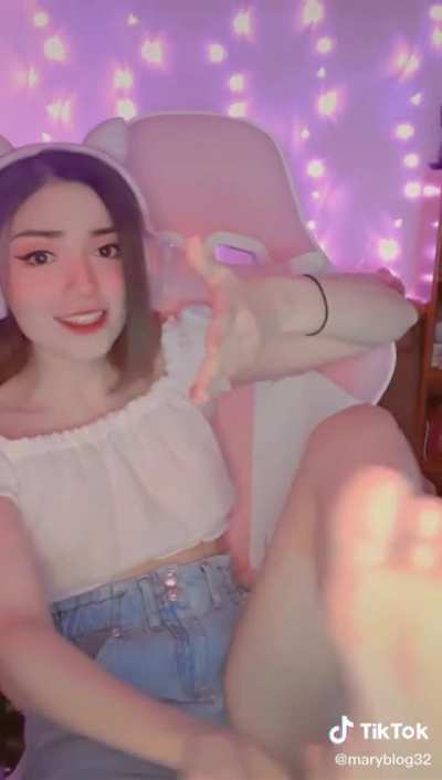 Video viejo de Tiktok, lo que hac&iacute;a antes de descubrir el trucazo de colgarse de streamers :v