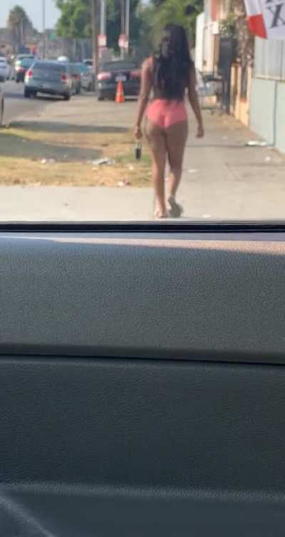 Get that money sis