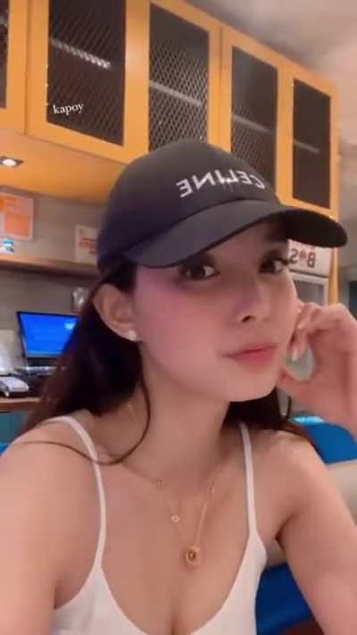 Analyn Barro