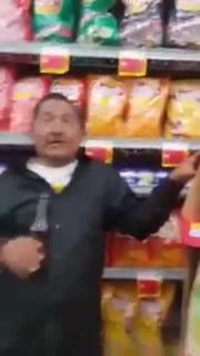 "I&acute;ve been treated by the owner of the store"