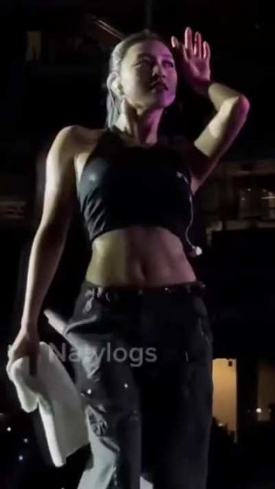 Jihyo working that thicc body&eth;&yen;&micro;&eth;&curren;&curren;