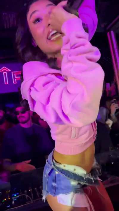 Coi Larey