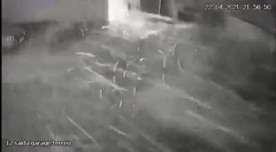 Перекрытие не выдержало бассейн