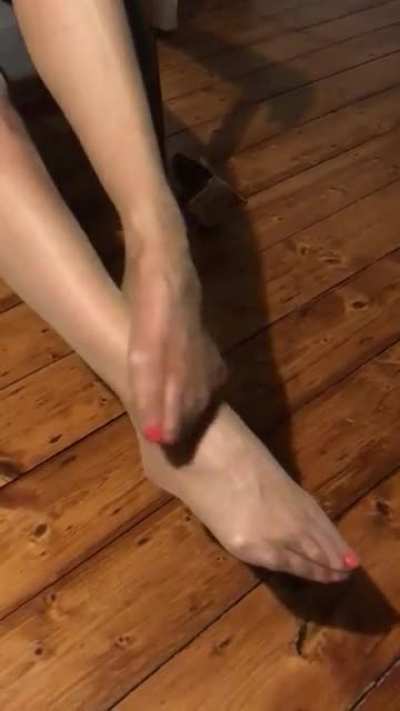 Relaxing feet after a long day in heels 👠