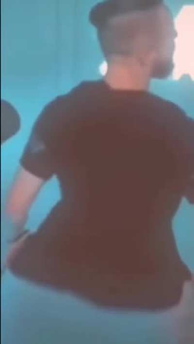 Luba Popozuda ao som da m&uacute;sica de Minecraft do AuthenticGames 😔🤜🤛✨✨✨✨