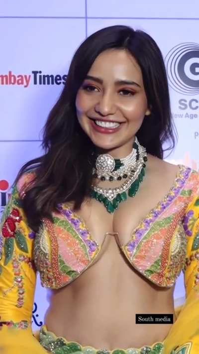 Neha Sharma showing off her gorgeous boobs