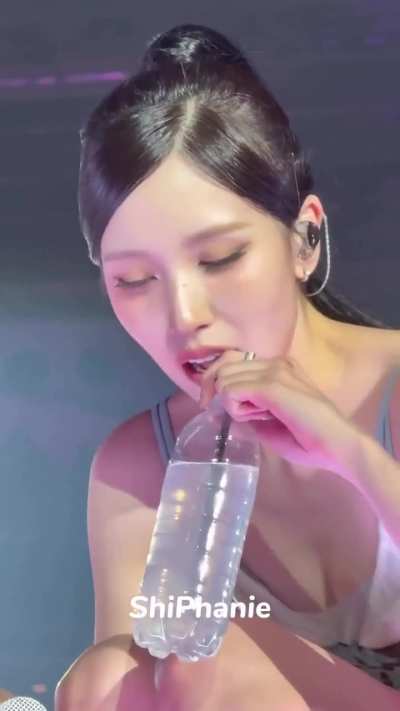Mina at &ldquo;THIS IS FOR&rdquo; World Tour in Singapore Day 2 - 251012