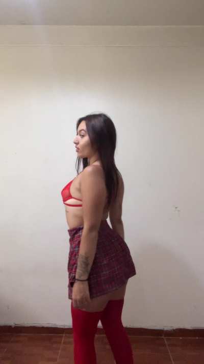 be honest am i breedable with this school skirt