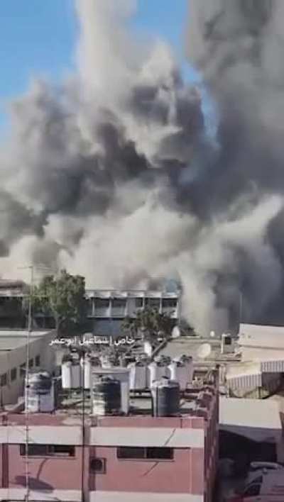IDF airstrike near the Nasser hospital in Khan Yunis after a warning procedure