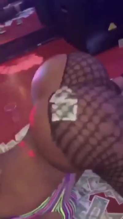 That Arch Tho 🍑😍