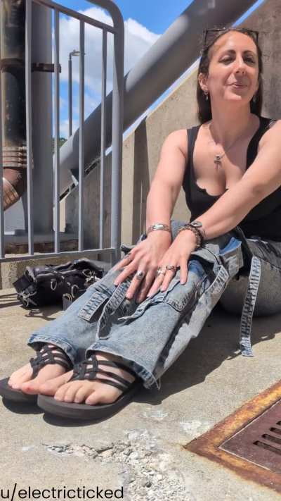Amateur Amber Outdoor Tickling