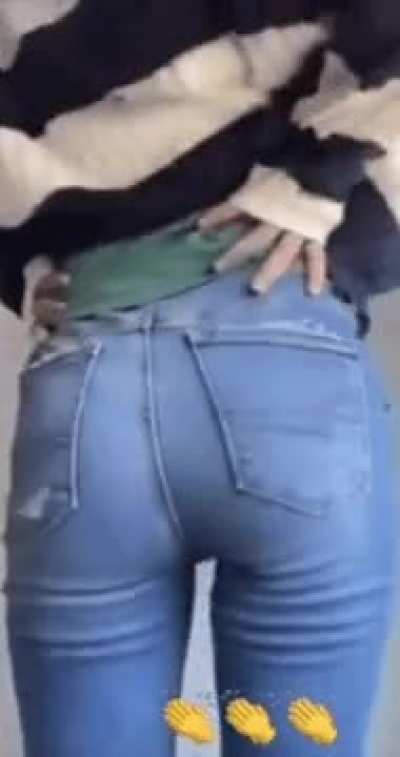Jenna Ortega's tight ass is gonna make me explode in my pants and I haven't even touched my dick
