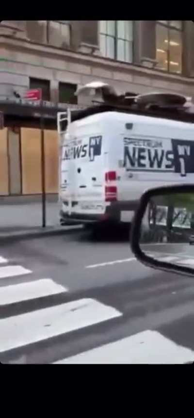 A guide through Manhattan after “peaceful protests”, with great commentary provided by a New Yorker