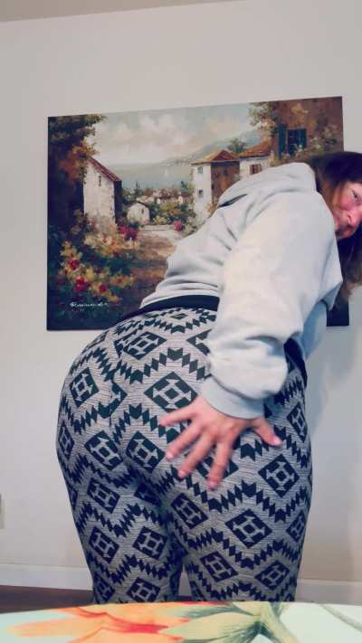 I know you&rsquo;re imagining pressing your face right up against my leggings, taking in every naughty fart I gift you. Right?  Mmm 😋 Just picture how loud the next one will be when I&rsquo;m sitting on your lap. 😈
