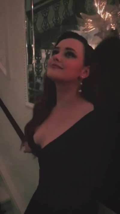 Katherine Langford deserves a gangbang and liters of cum