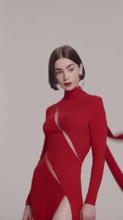Lily Collins 💃🏼 Lady in red 🌹 New Year's Eve Countdown! 🕛🎆