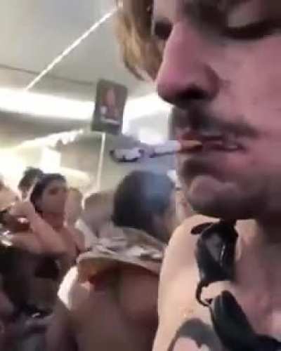 i present to you my favorite festival video of all time