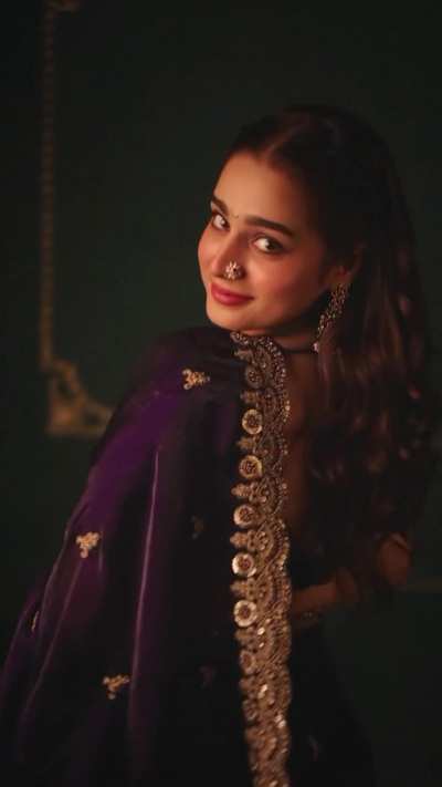 Ayesha Khan in Saree