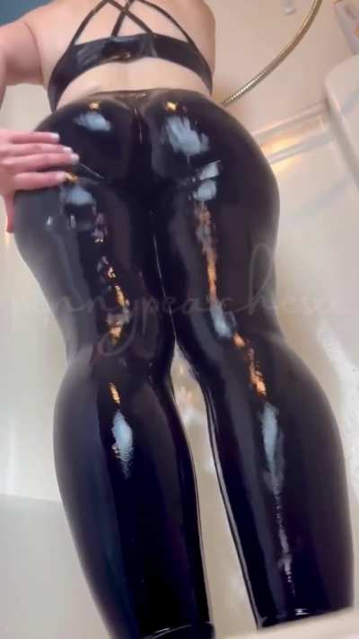 Tight and wet 😜