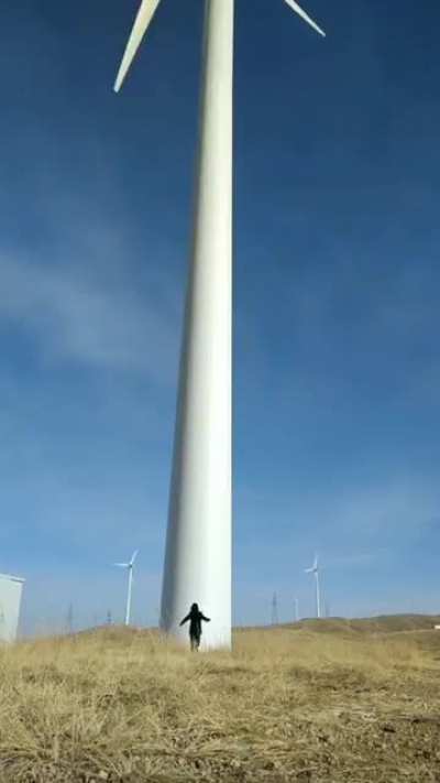 O tamainho de uma turbina e&oacute;lica
