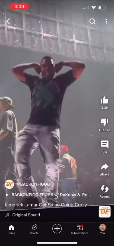 Smac shaking ass n hips for Kenny on stage