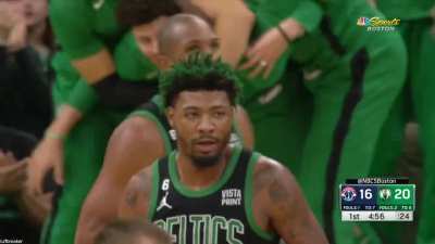 [Highlight] Jaylen Brown accelerates and explodes down the lane for the jam through Wizards traffic