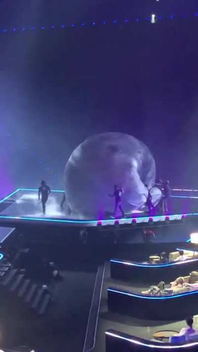 Removing the moon after Spain&rsquo;s act