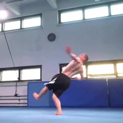 I know we shouldn't post other trickers here but this is so aethestically pleasing