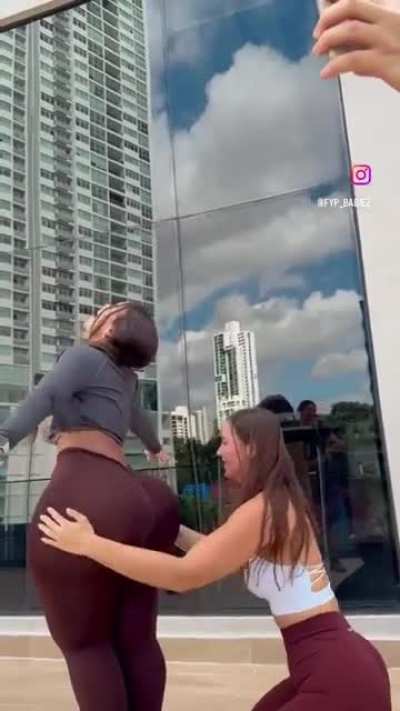 Kissing Gracie Bon&rsquo;s bigger dominant ass in public