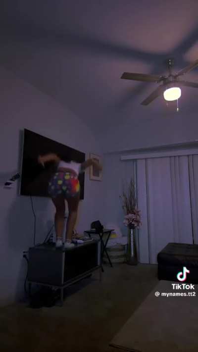 Lil booty TT 