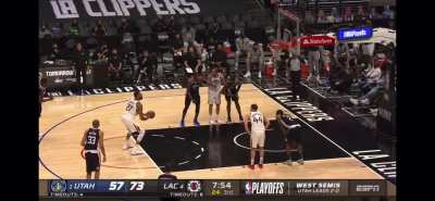 [Highlight] Joe Ingles trying to talk to Paul George at the free throw line