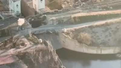 The Russians decided to hide a tank near the Kakhovka HPP. Using an FPV drone, the funds for which were collected by the Ukrainians, the special forces found the tank in a tunnel. Incredible precision and skills of a pilot. A recording was done by a Mavik