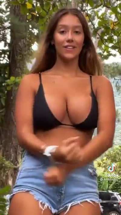 Boobs >>> Ass