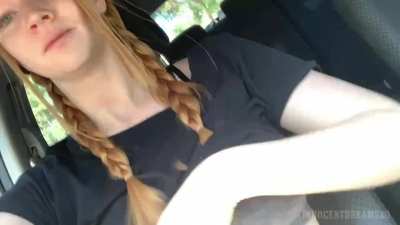I need mommy milkers and a car full of kids 🚗