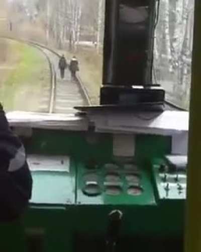 Cuidado por onde andam 🙃 (calma adm ningu&eacute;m morr3u ou se f3riu, assista o v&iacute;deo completo antes de me banir plz)