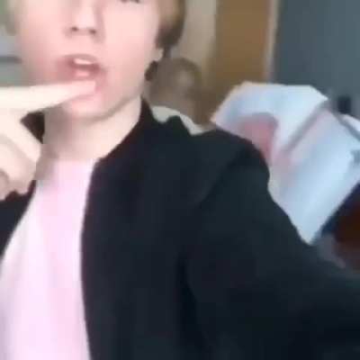 Kid does a musical.ly behind dying grandpa