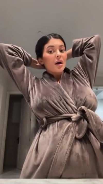Kylie Jenner should open her robe up and show us her big tits