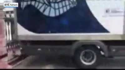 Man crashes through gates of the Russian Embassy in Dublin [Footage]