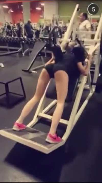 POV : you walk into the gym