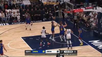 [Highlight] Gobert grabs the loose ball and eurosteps past Murray for the layup!