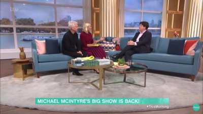 Holly talking about her &lsquo;Giant bottom&rsquo;