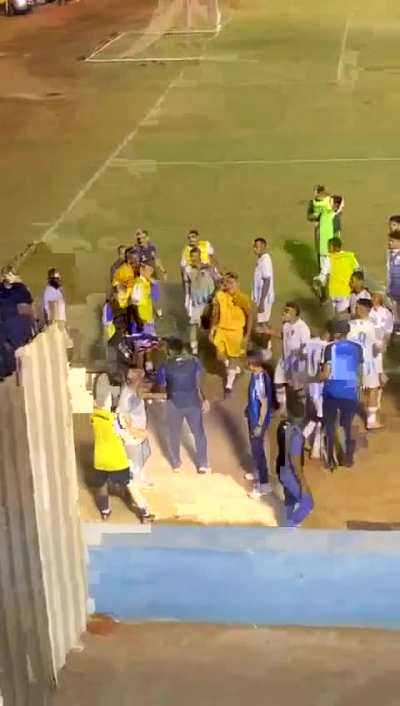 Policial atirando na perna do jogador de futebol [𝚌𝚊𝚜𝚘 𝚒𝚜𝚘𝚕𝚊𝚍𝚘 #𝟸𝟺𝟼𝟶𝟷]