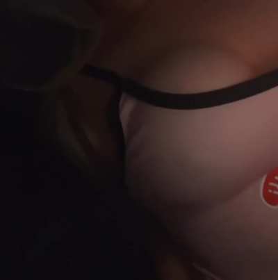 jigglybreasts