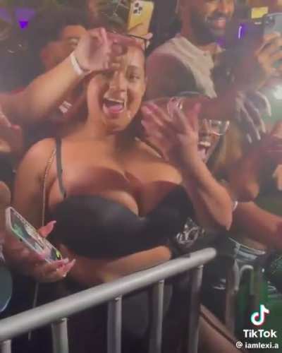 @iamlexi.a