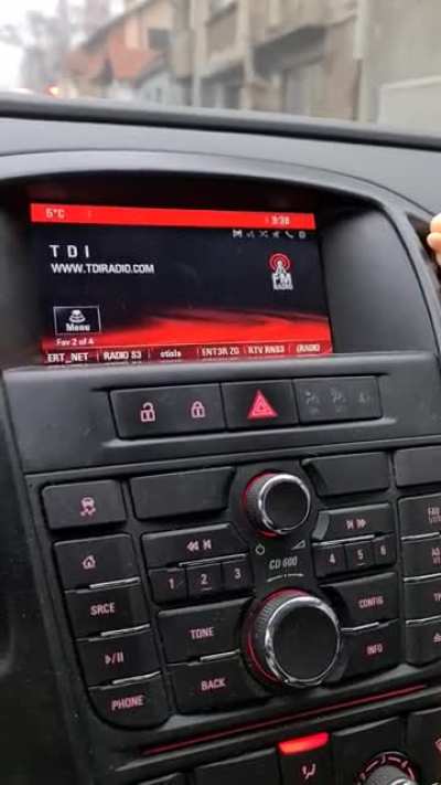 Na TDI radiju pevaju pesmu o poskupljenju PCR testa, kao parodija pesme "9000 milja" od Zeljka Samardzica