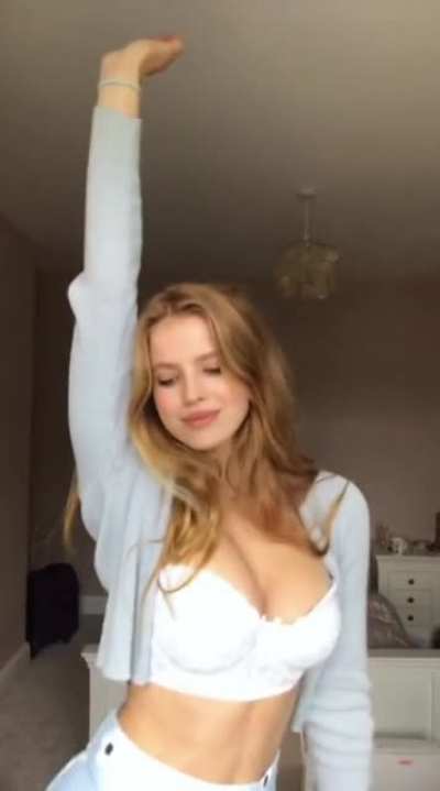 Emily Deyt-Aysage