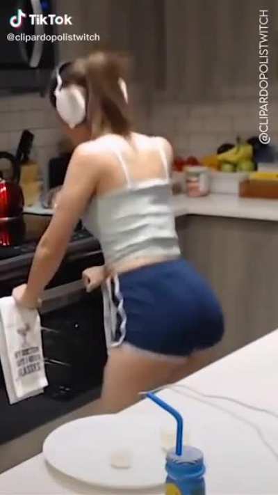 🤤
