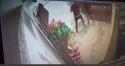 Sad story from Jalisco. Sicarios allegedly kidnapped shop owners and burned down their small shop because they didn&rsquo;t pay extortion fee. Allegedly this happened in the town Encarnaci&oacute;n de Diaz.