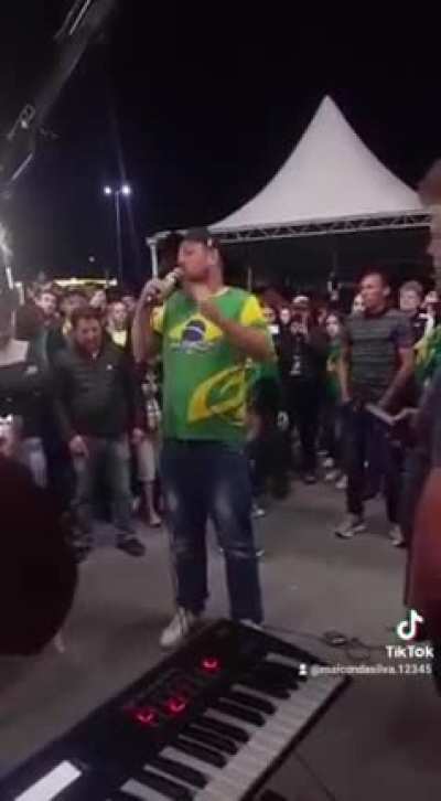 BOLSONARO ACABA DE SER DEPOSTO POR APOIADORES!